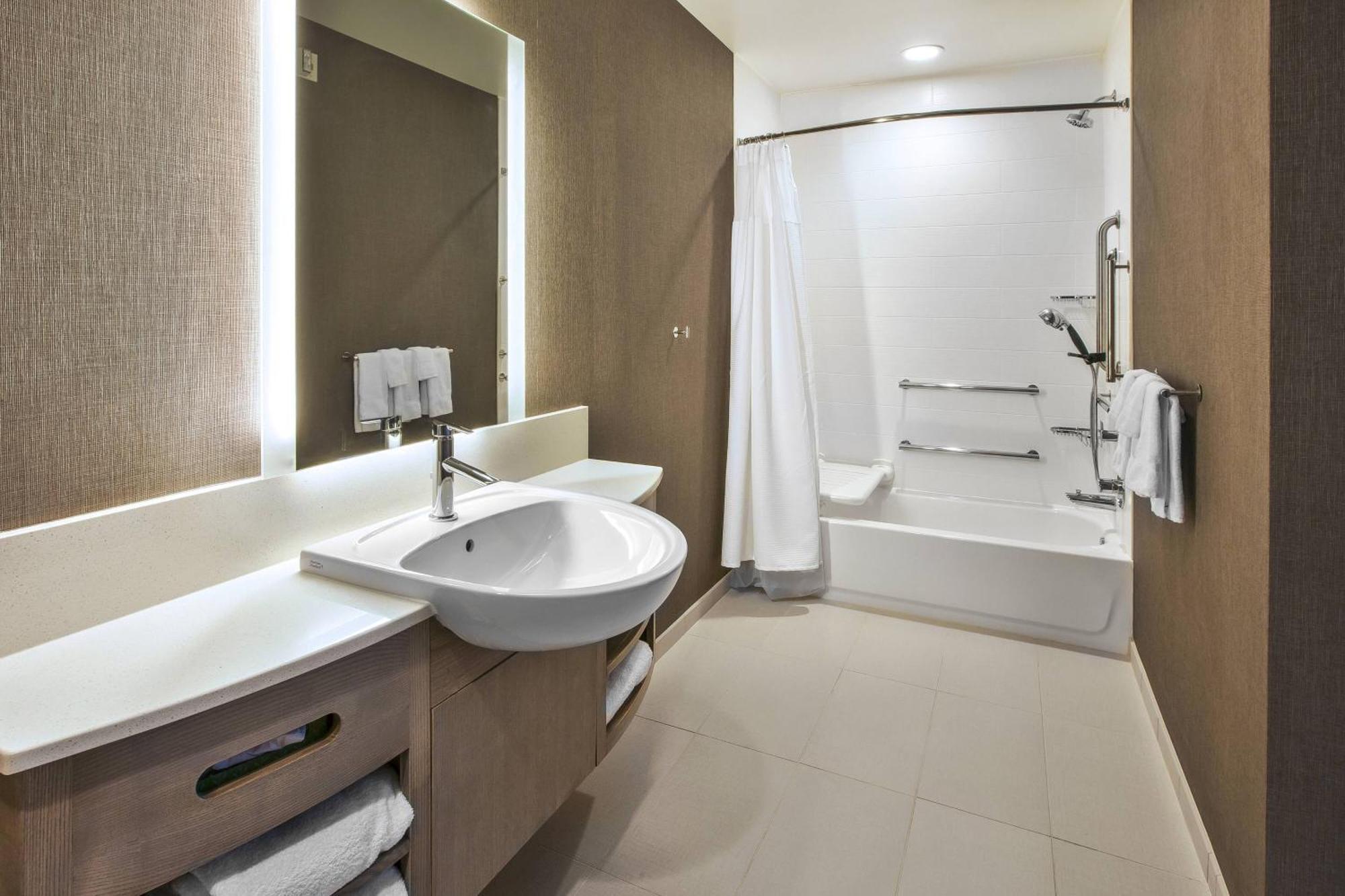 Springhill Suites By Marriott Pittsburgh Butler/Centre City Экстерьер фото